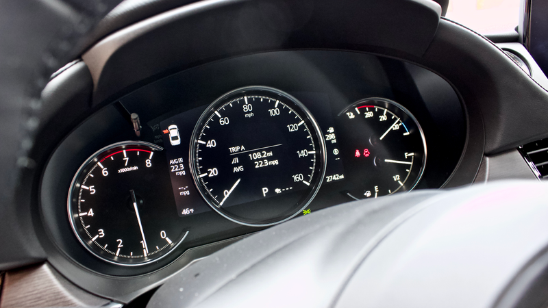 The gauges on the Signature trim.